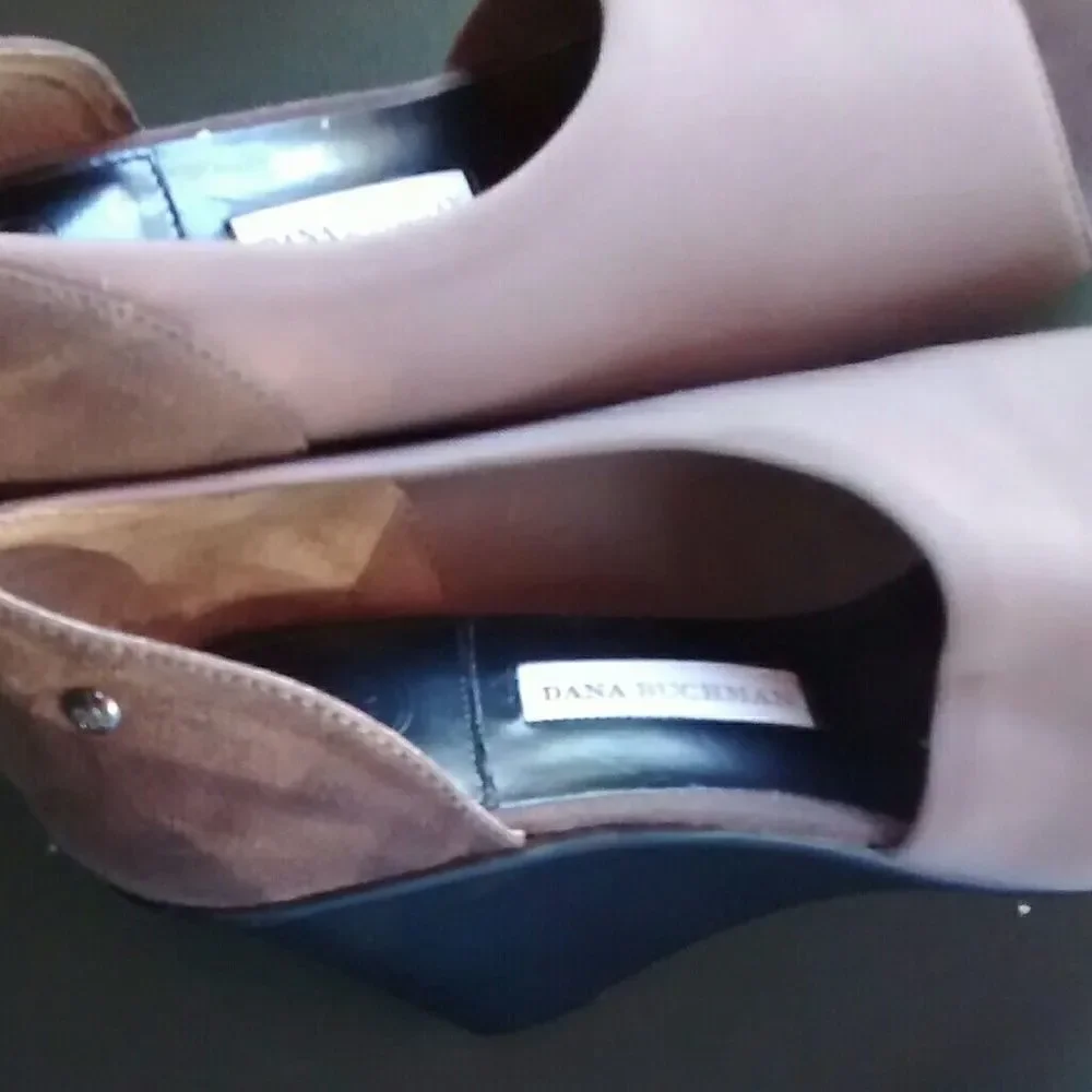 Dana Buchman taupe textile